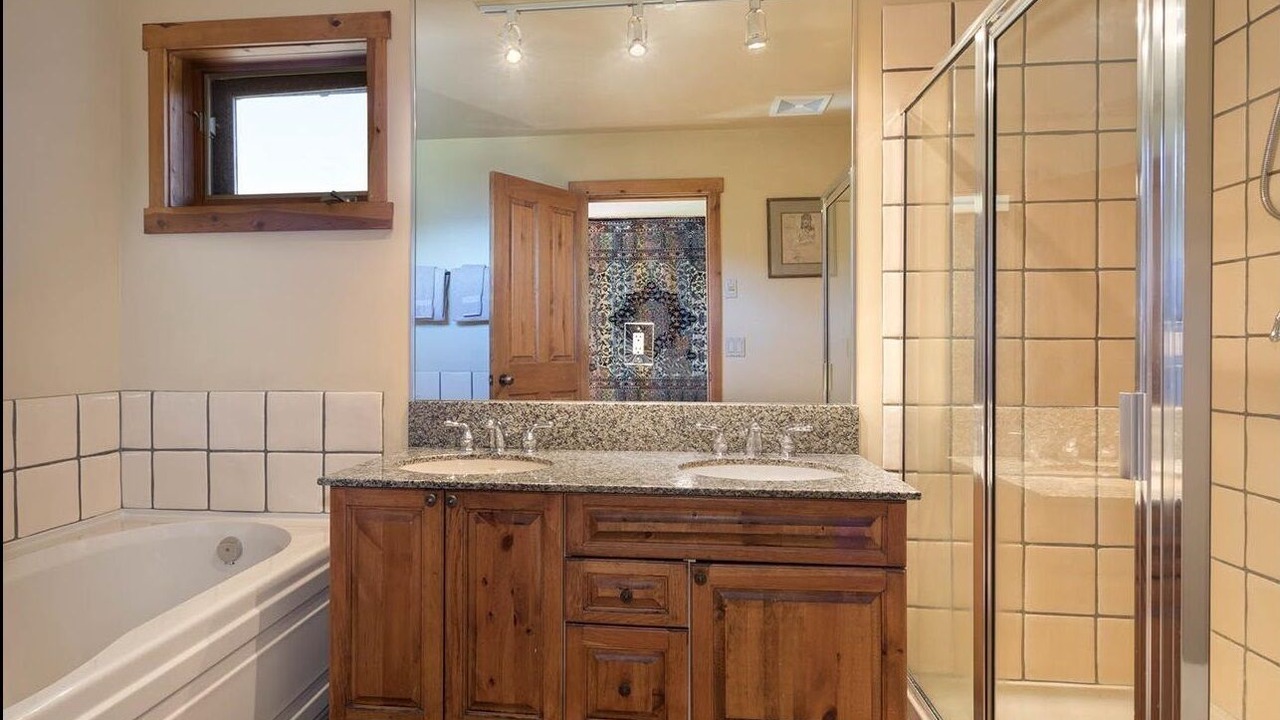 Photo of Bathroom in Nordic Estates