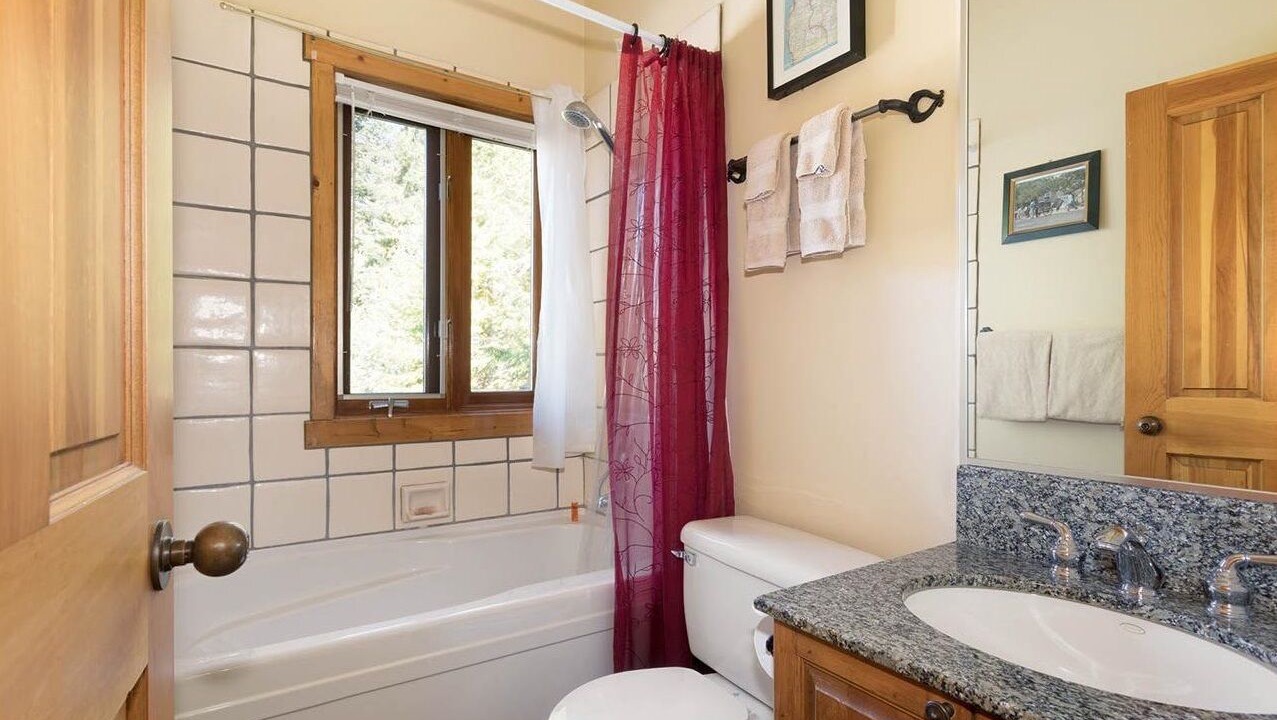 Photo of Bathroom in Nordic Estates