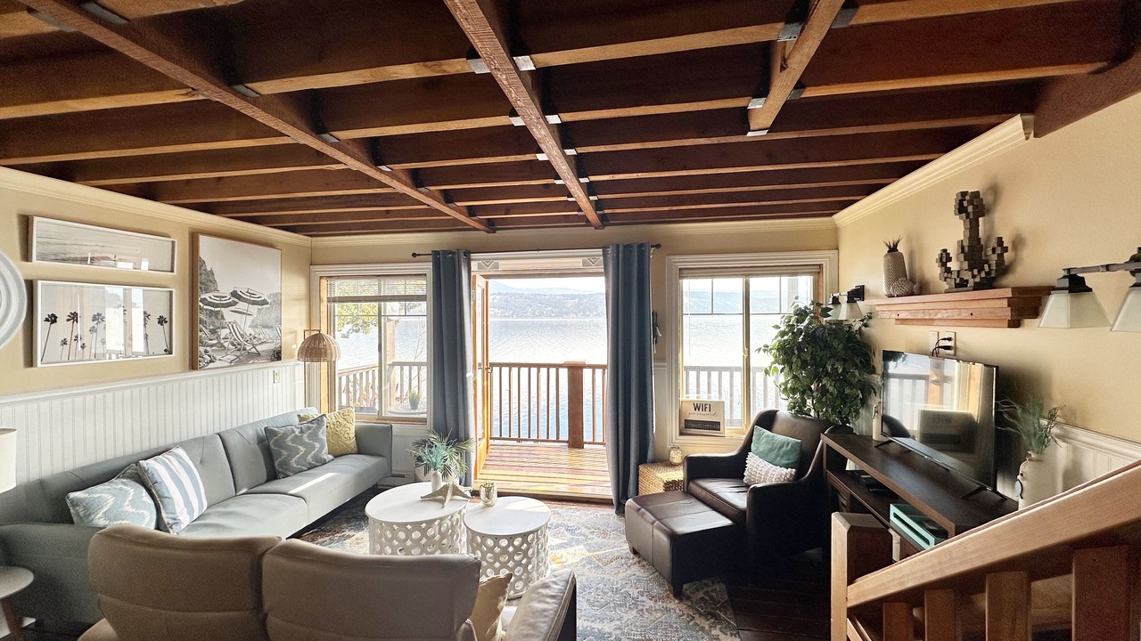 Photo of Livingroom in Central Okanagan