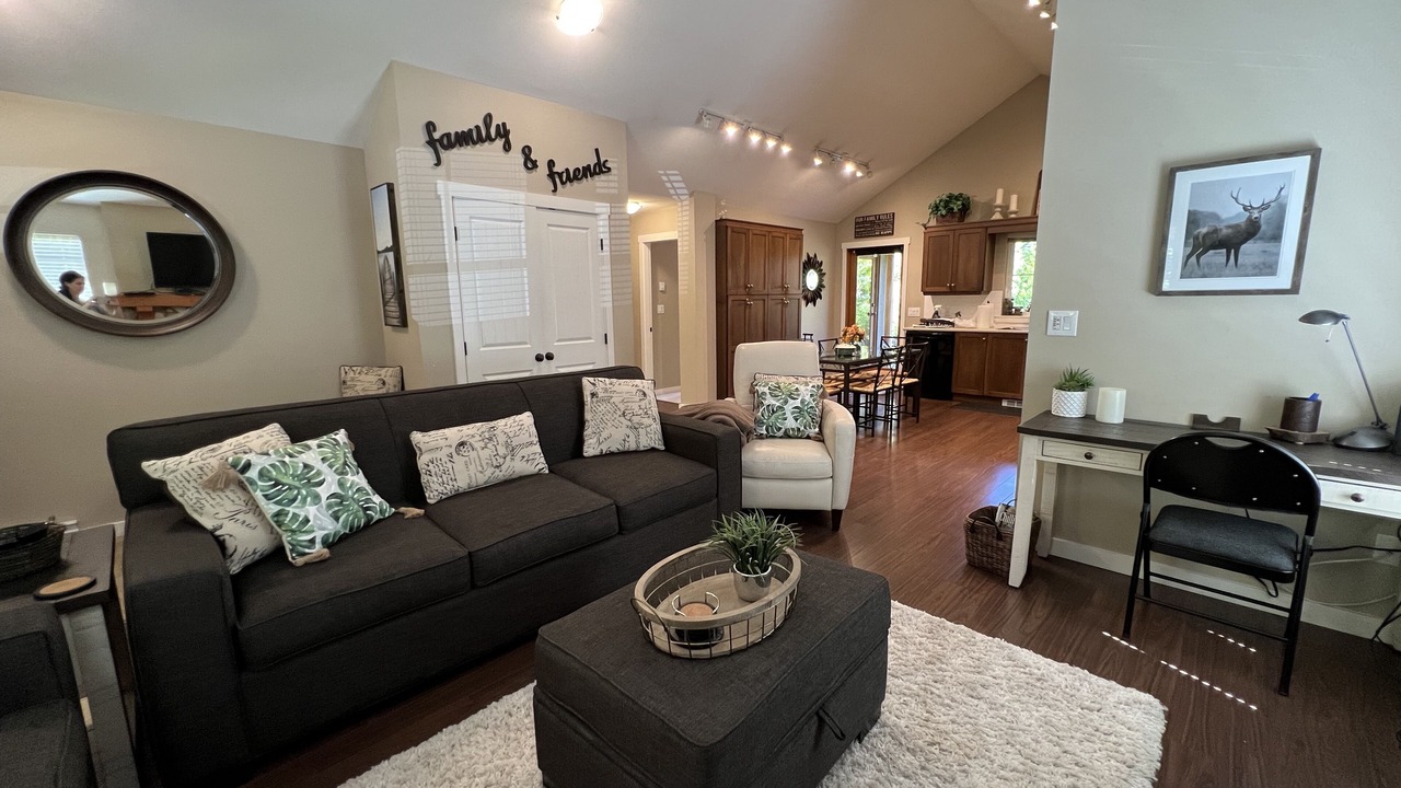 Photo of Bedroom in Lindell Beach