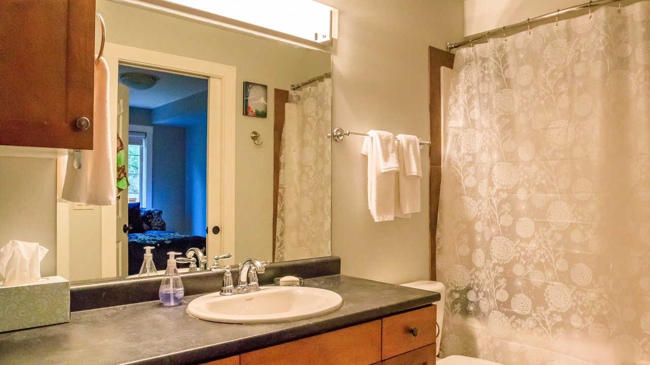 Photo of Bathroom in Golden