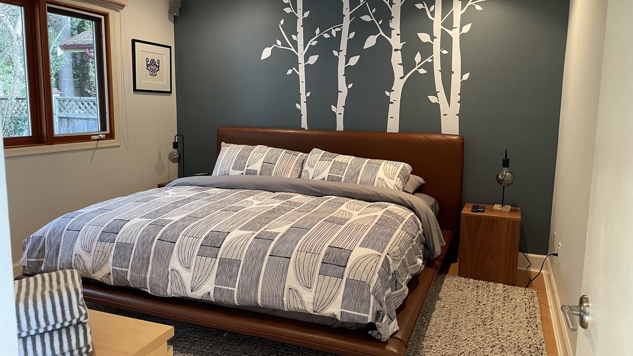 Photo of Bedroom in Roberts Creek
