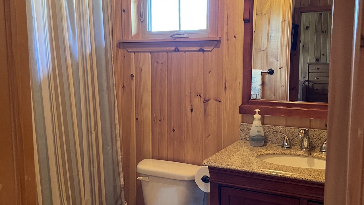 Photo of Bathroom in Louis Head