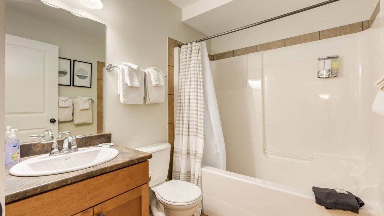 Photo of Bathroom in Golden