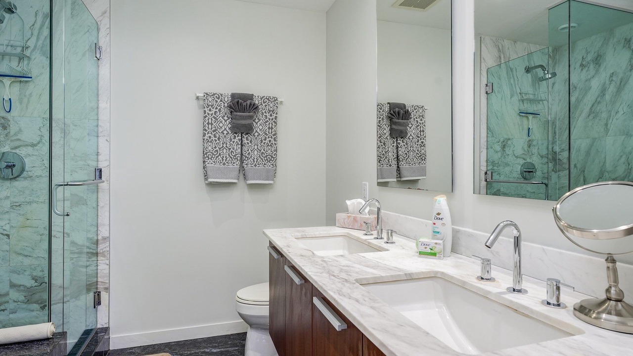 Photo of Bathroom in Inner Harbour
