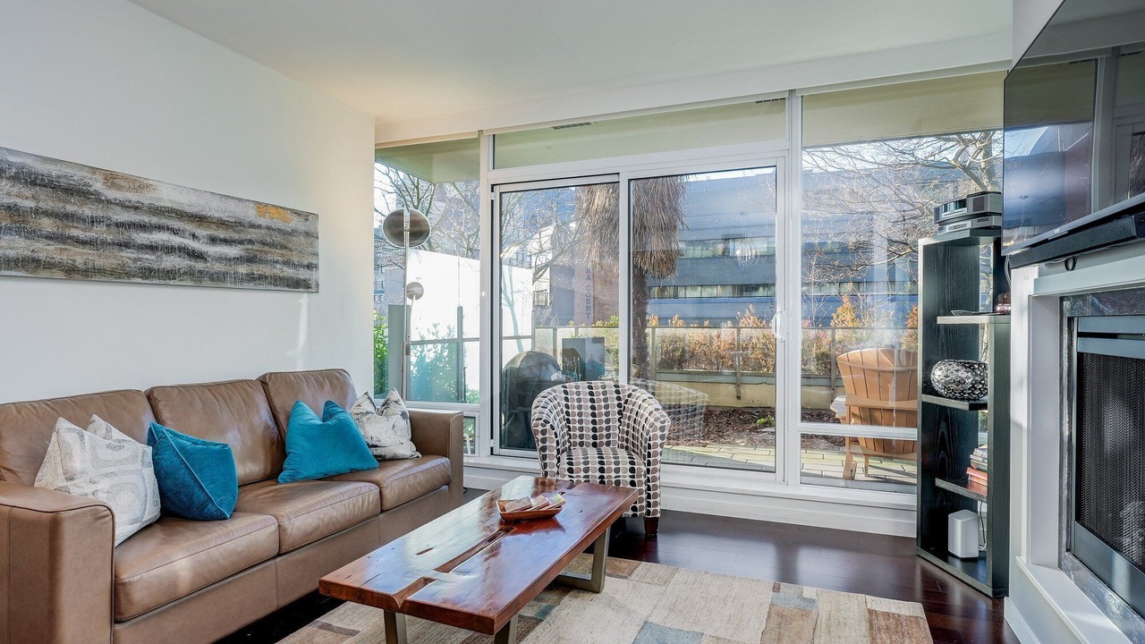 Photo of Livingroom in Inner Harbour