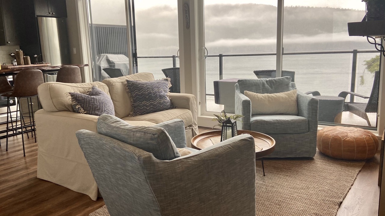 Photo of Livingroom in Port Renfrew