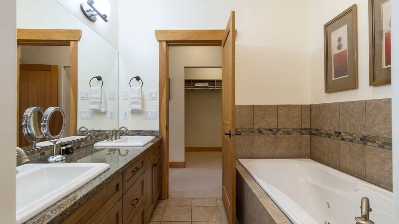 Photo of Bathroom in Blind Bay