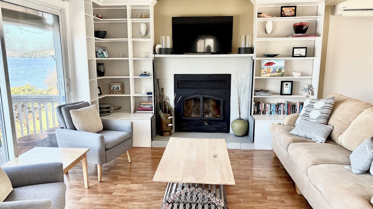 Photo of Livingroom in Prospect Bay