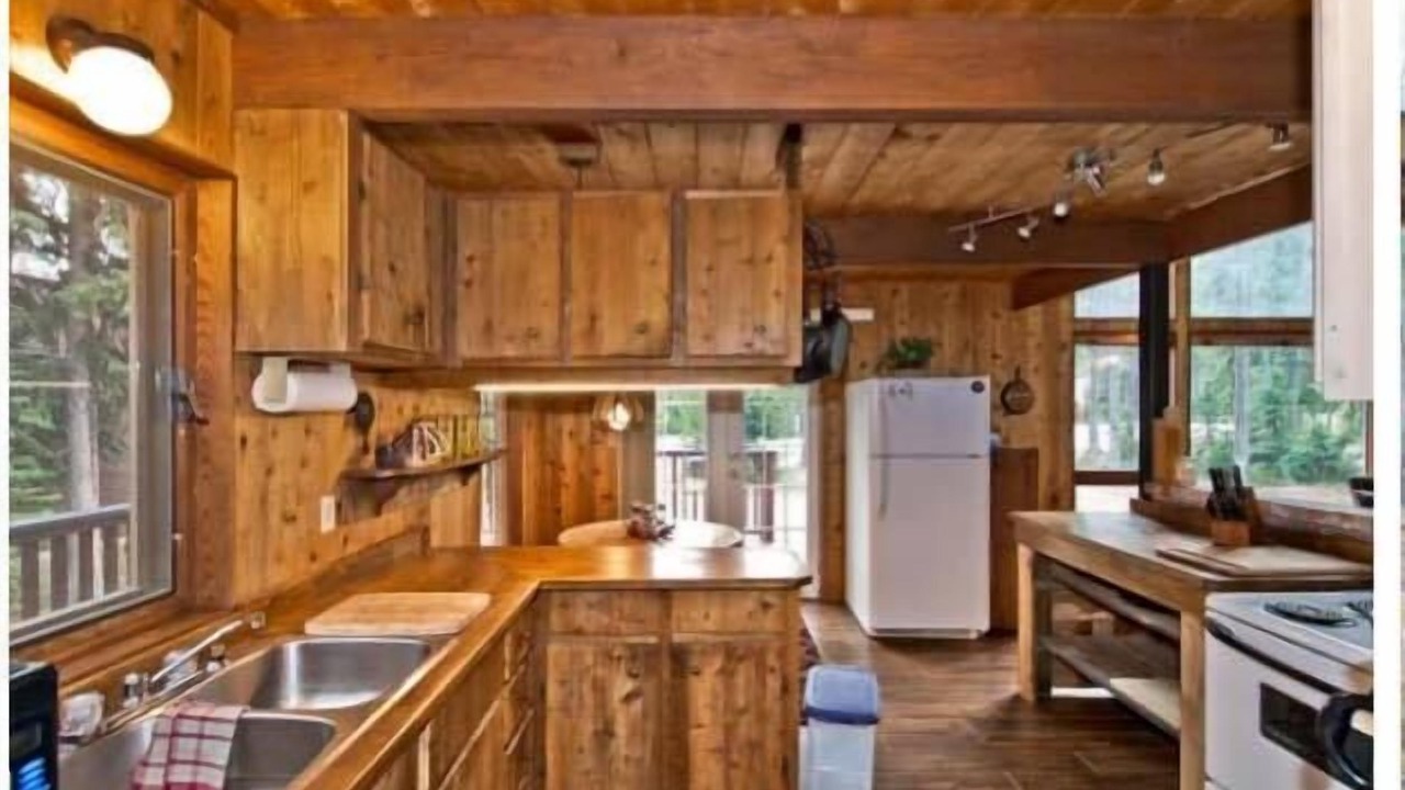 Photo of Bedroom in Apex Mountain