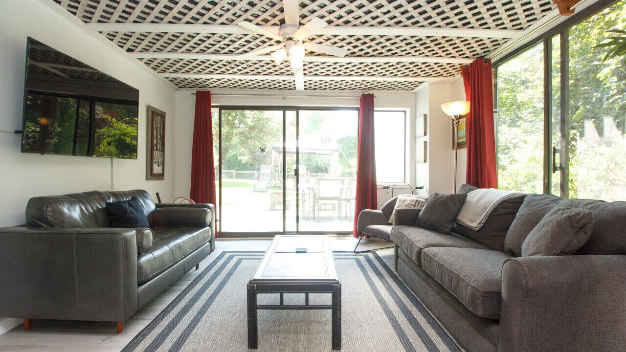 Photo of Livingroom in North Saanich