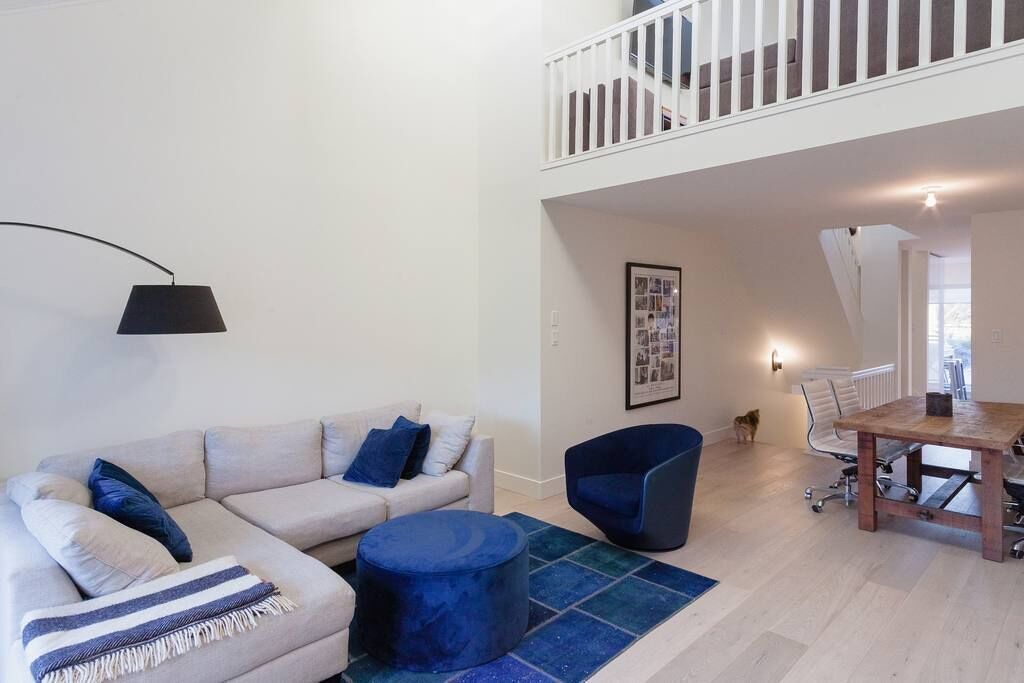 Photo of Livingroom in Kitsilano