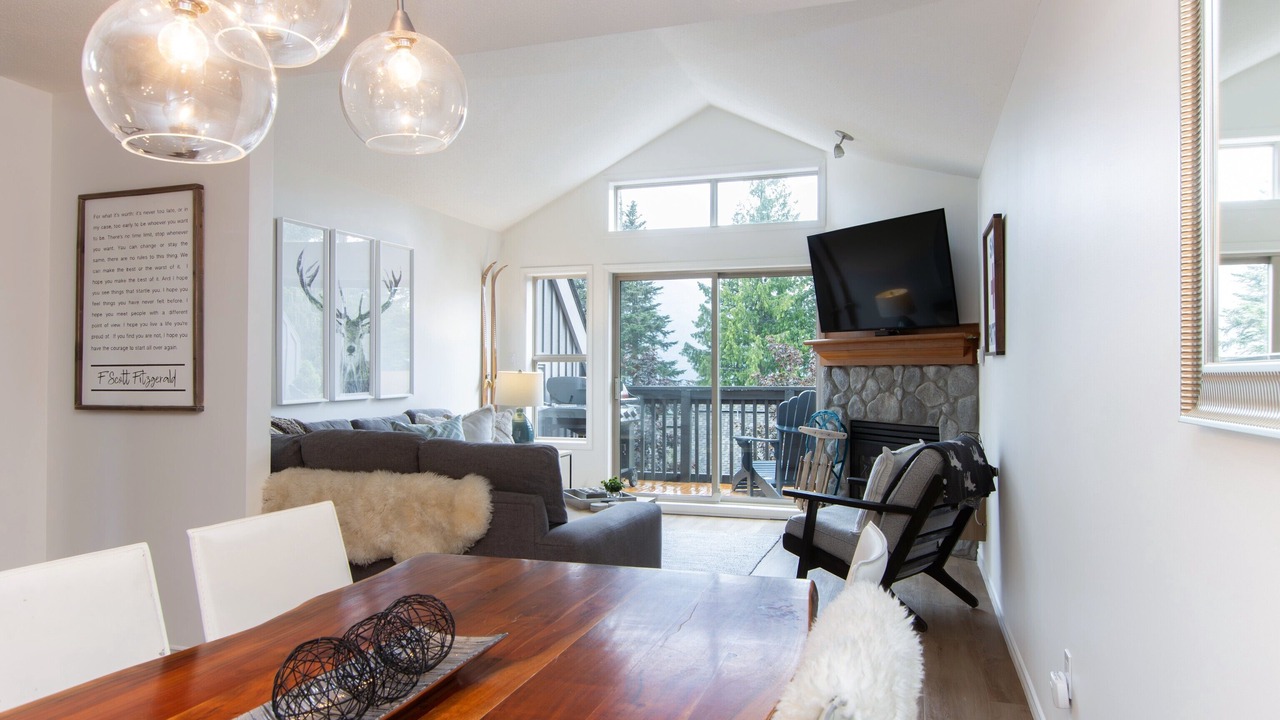 Photo of Livingroom in Upper Village
