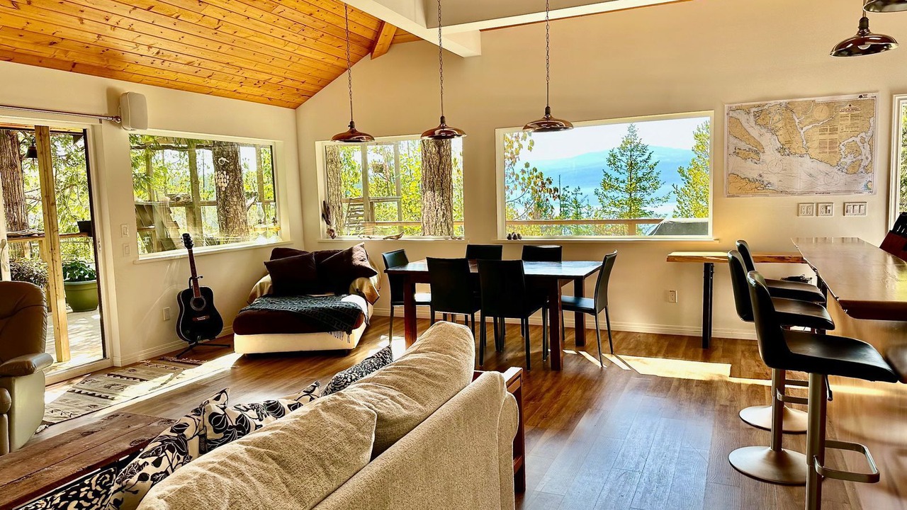 Photo of Livingroom in Sunshine Coast