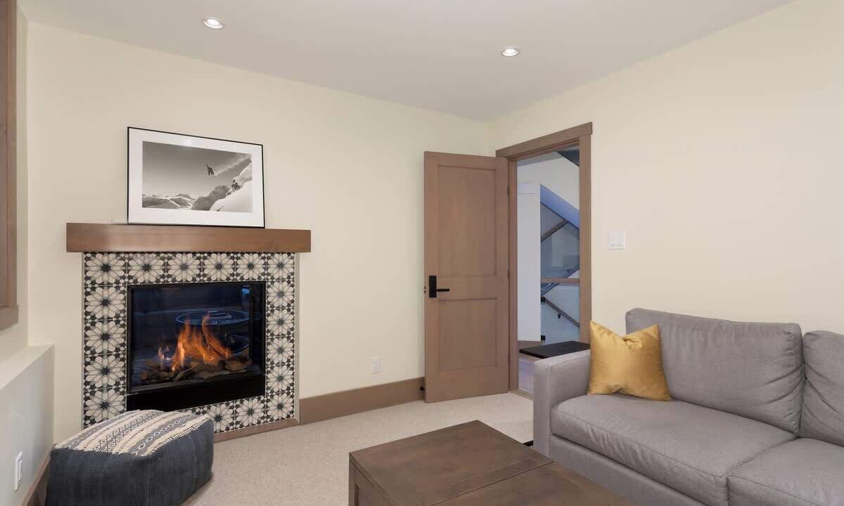 Photo of Livingroom in Whistler Village