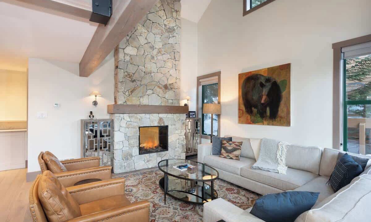 Photo of Livingroom in Whistler Village