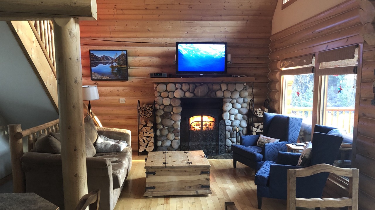 Photo of Livingroom in East Kootenay