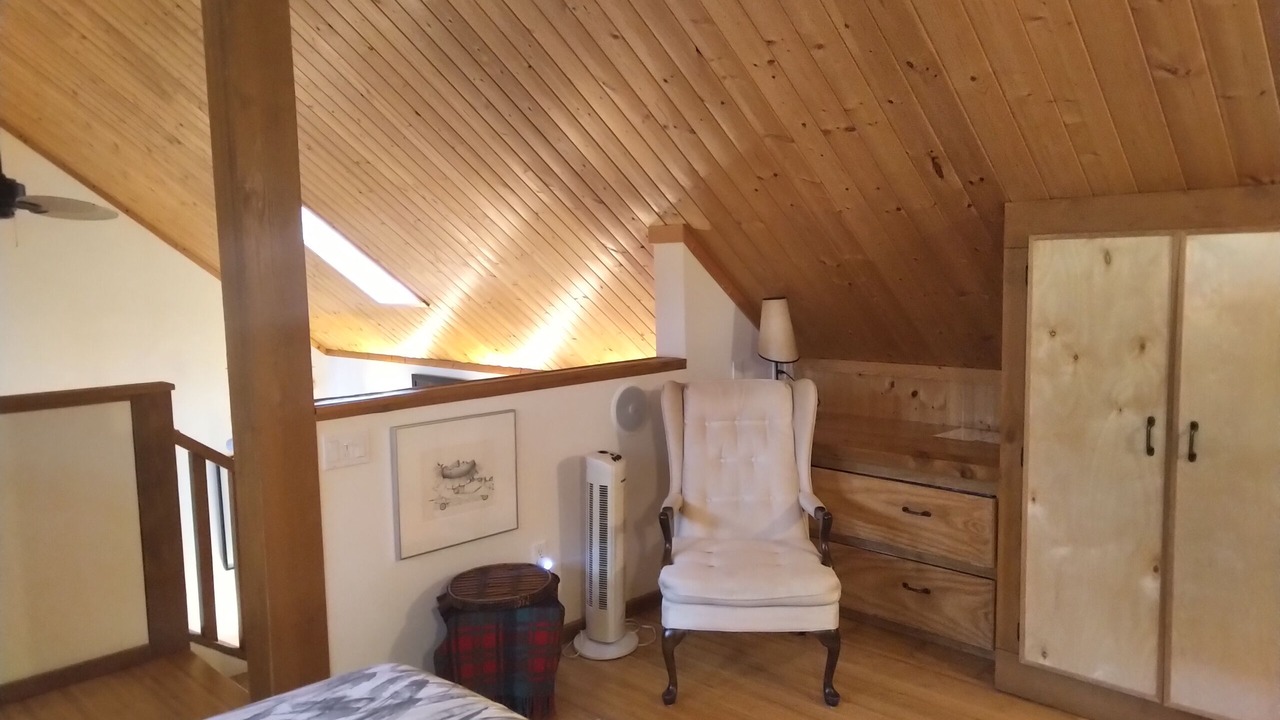 Photo of Bedroom in Madeira Park