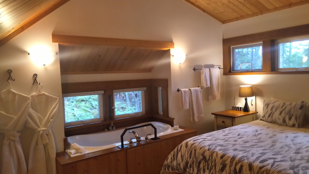 Photo of Bedroom in Madeira Park