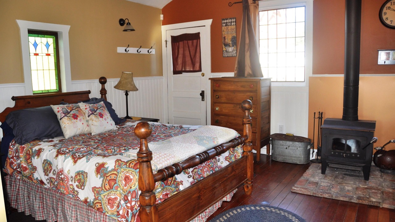 Photo of Bedroom in Yellow Point