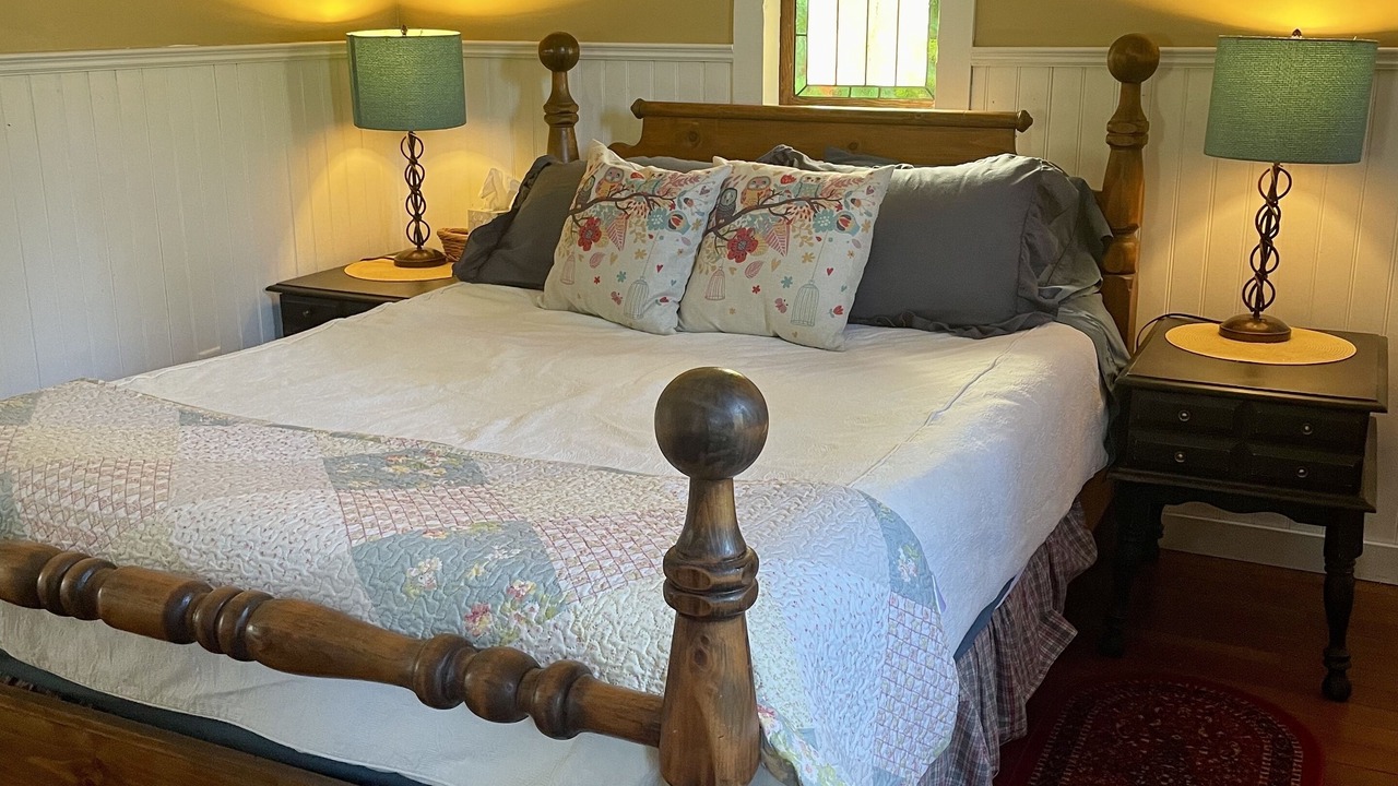 Photo of Bedroom in Yellow Point