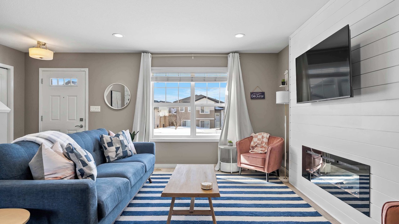 Photo of Livingroom in Sylvan Lake
