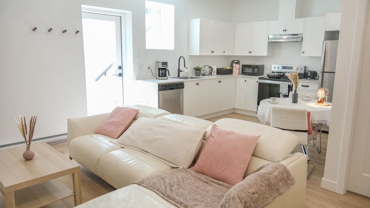 Photo of Livingroom in Willoughby