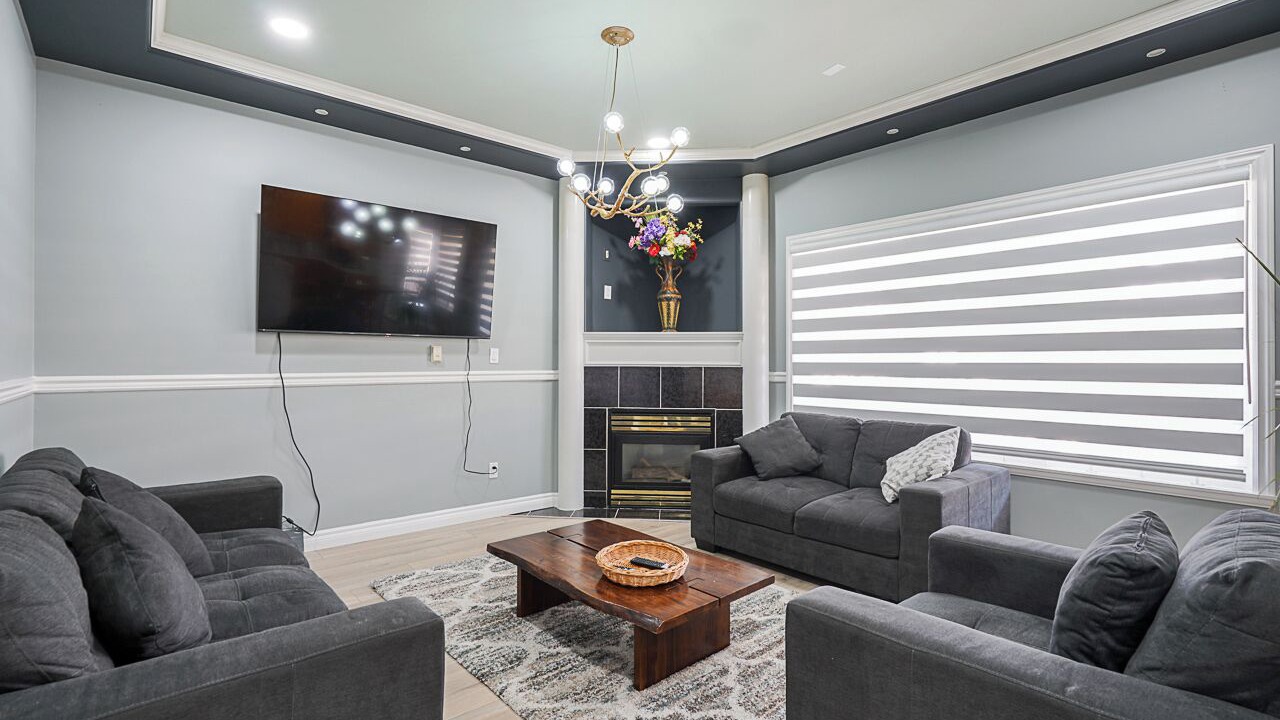 Photo of Livingroom in Surrey Newton