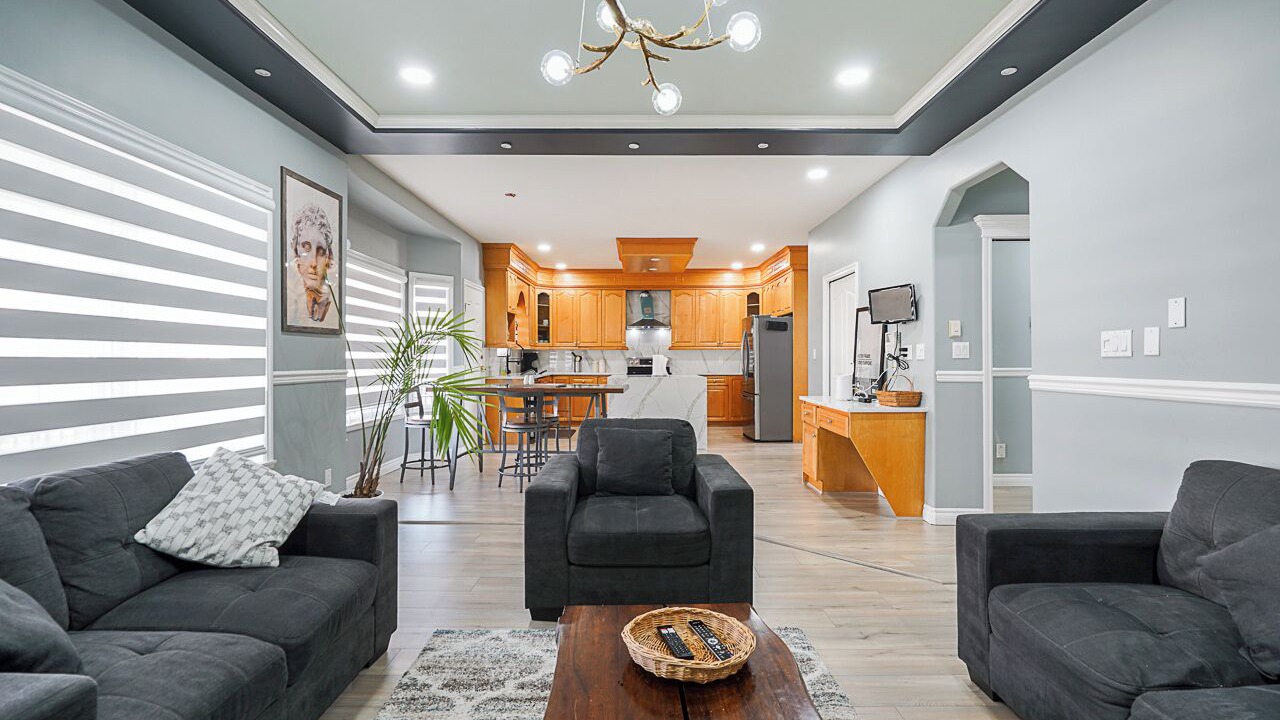 Photo of Livingroom in Surrey Newton