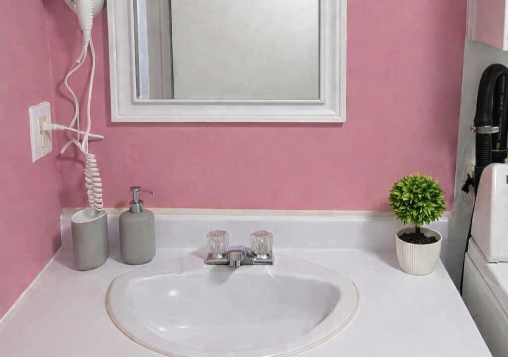 Photo of Bathroom in Pierrefonds-Roxboro