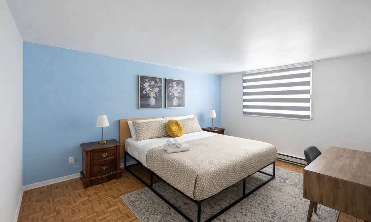 Photo of Bedroom in Pierrefonds-Roxboro
