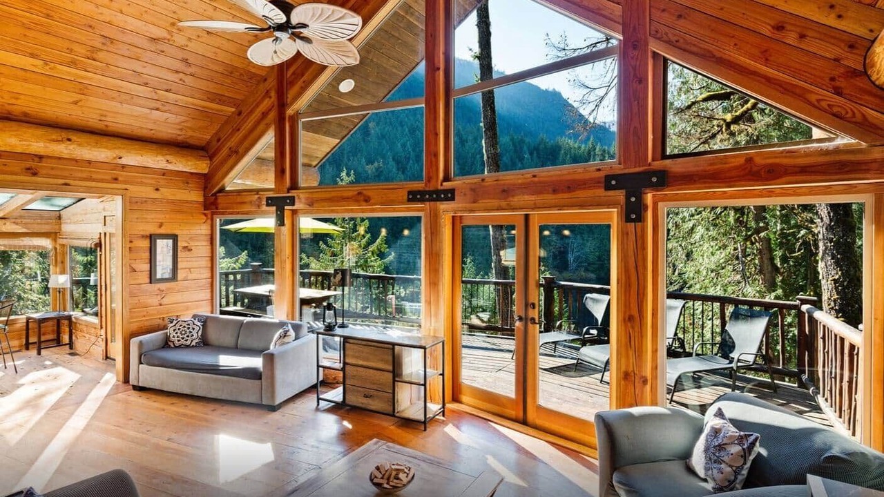 Photo of Livingroom in Sproat Lake