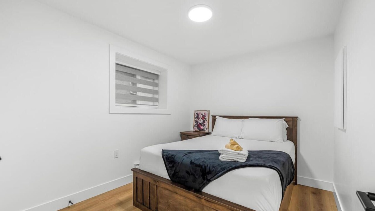 Photo of Bedroom in District of North Vancouver