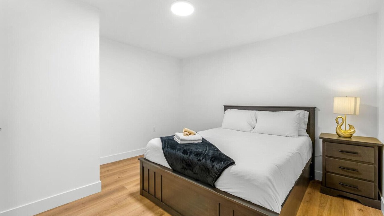 Photo of Bedroom in District of North Vancouver