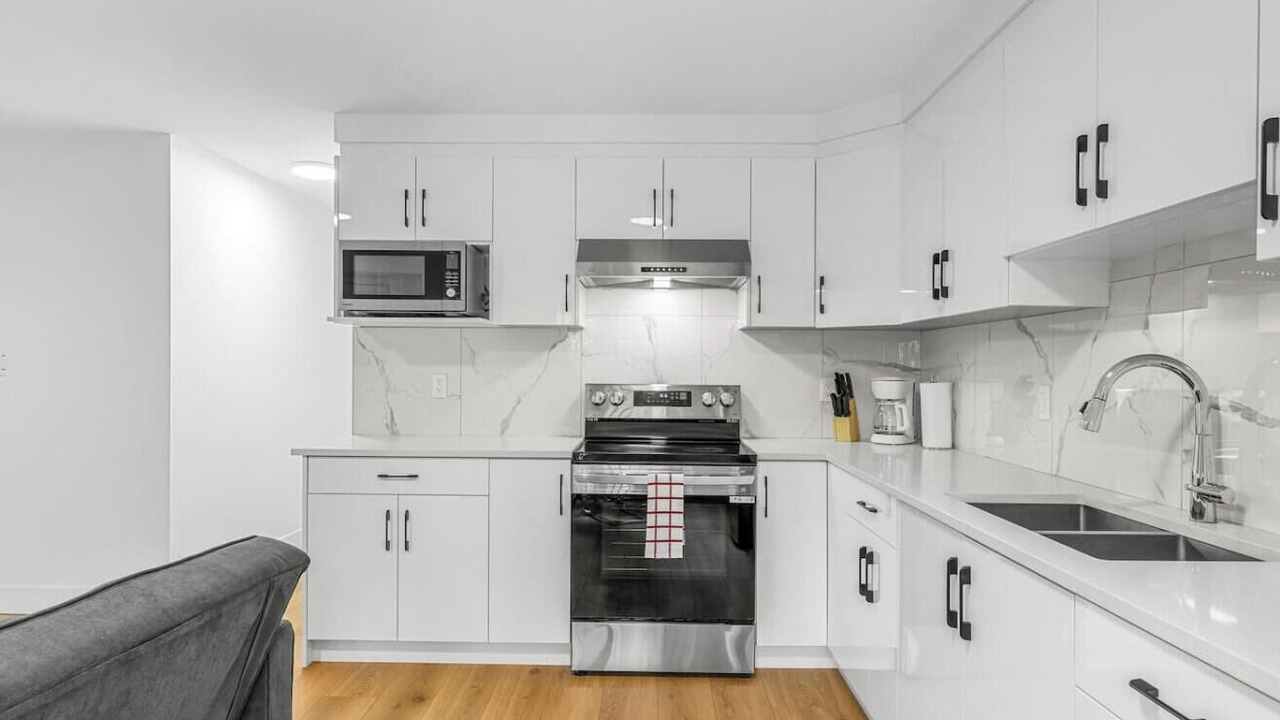 Photo of Kitchen in District of North Vancouver