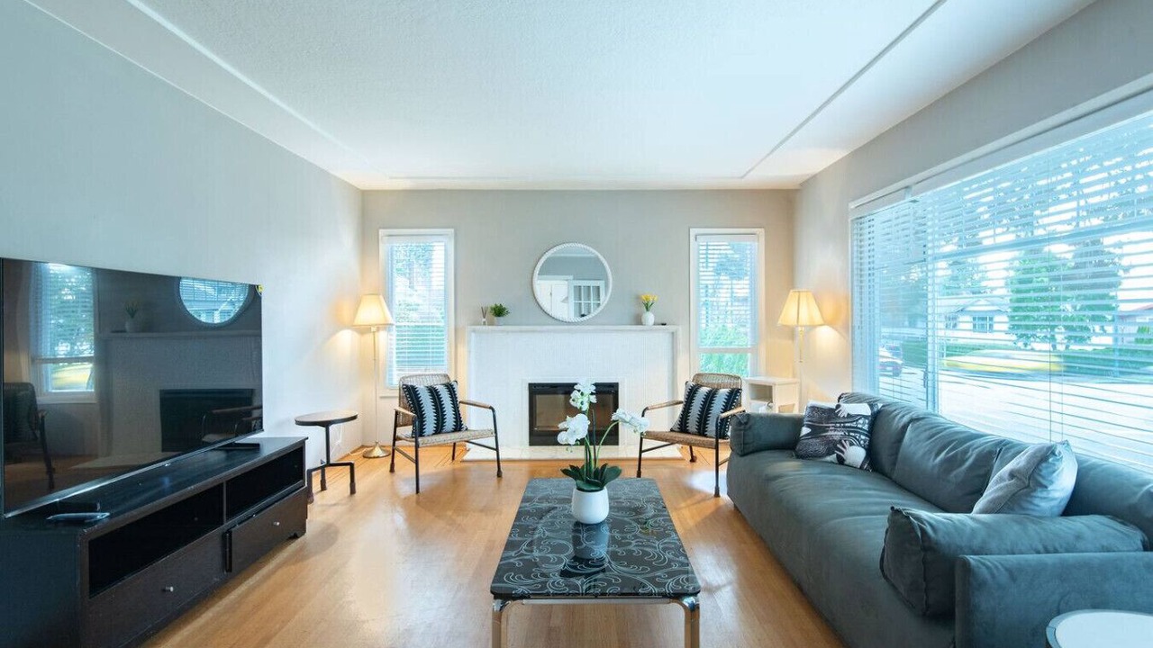 Photo of Livingroom in Kerrisdale