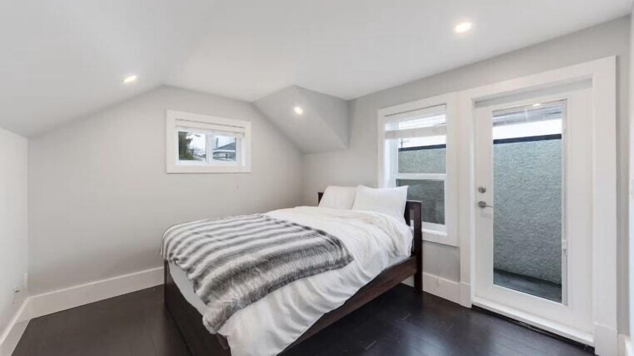 Photo of Bedroom in Oakridge