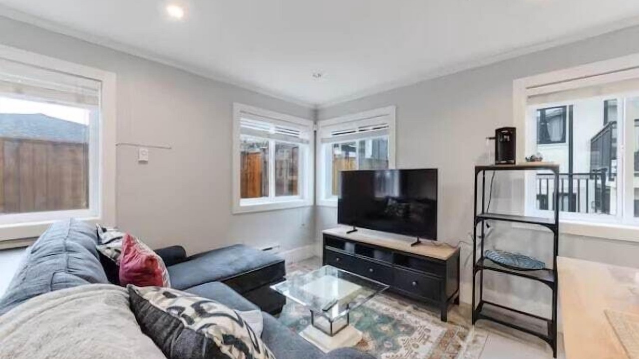 Photo of Livingroom in Oakridge