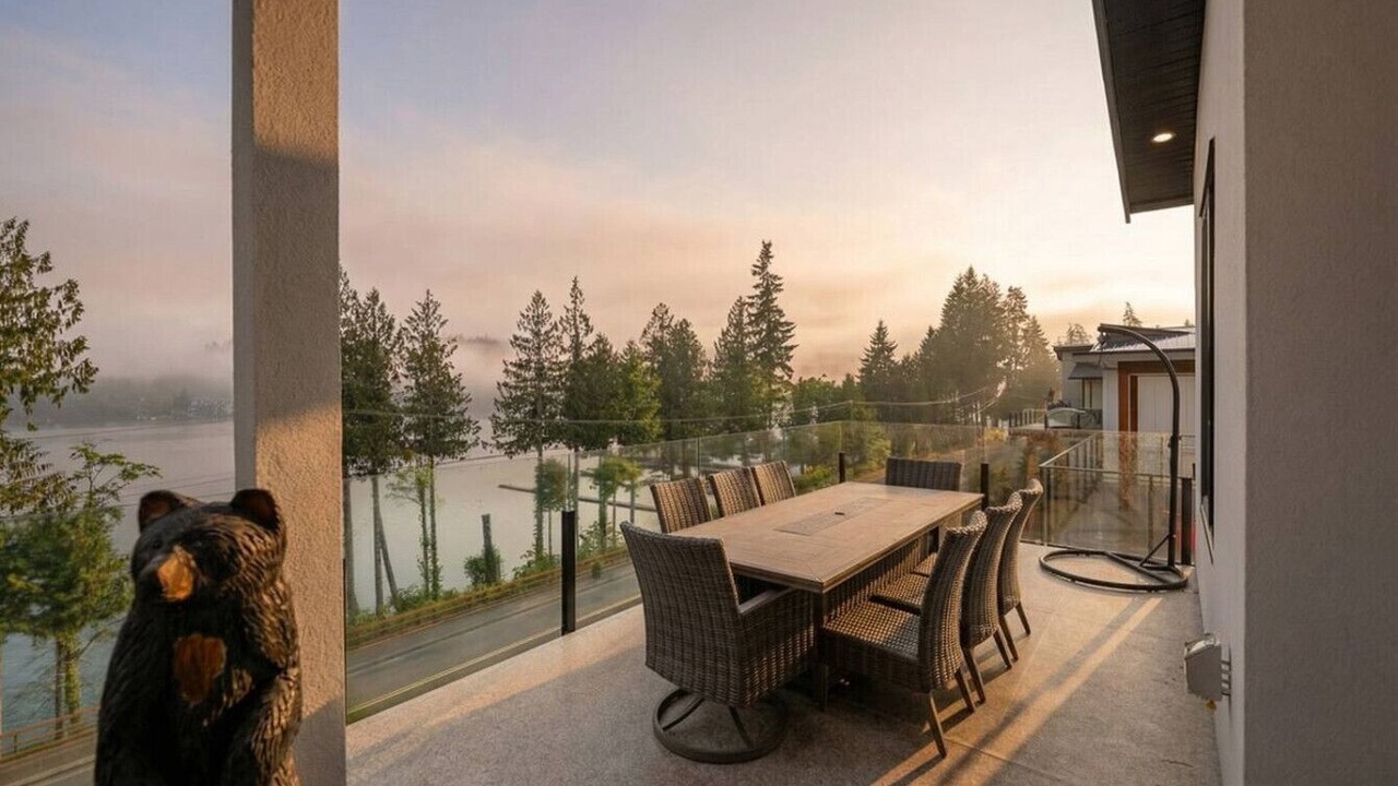 Photo of Patio Balcony in Youbou