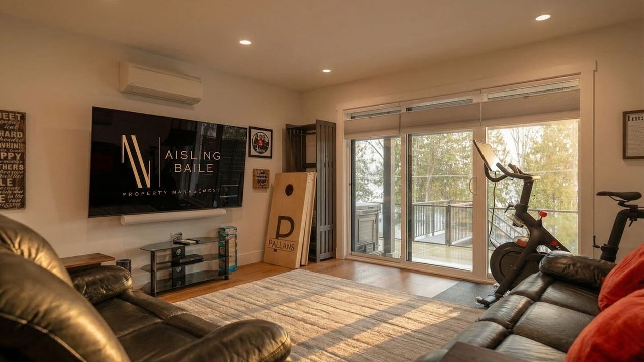 Photo of Livingroom in Youbou