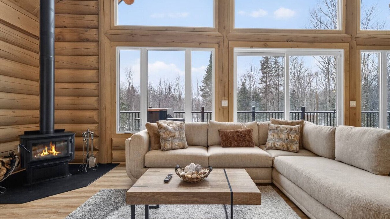 Photo of Livingroom in Amherst