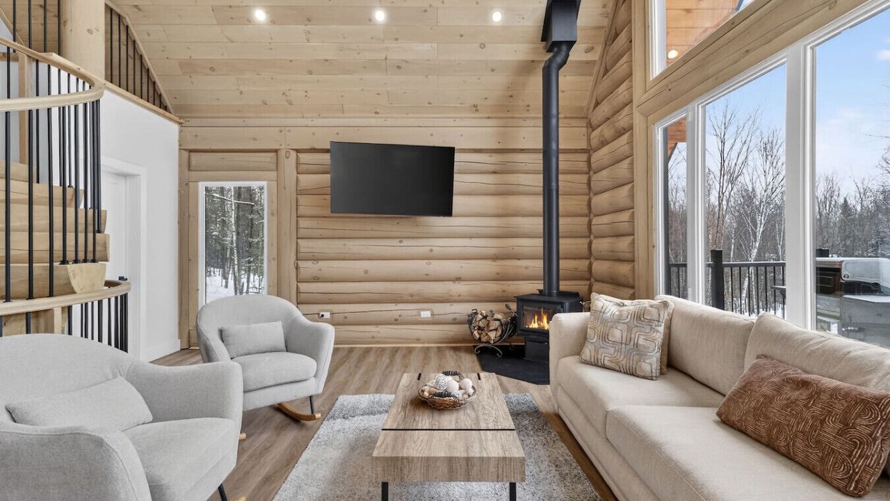 Photo of Livingroom in Amherst