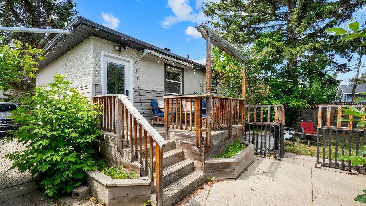 Photo of Patio Balcony in Northwest Calgary