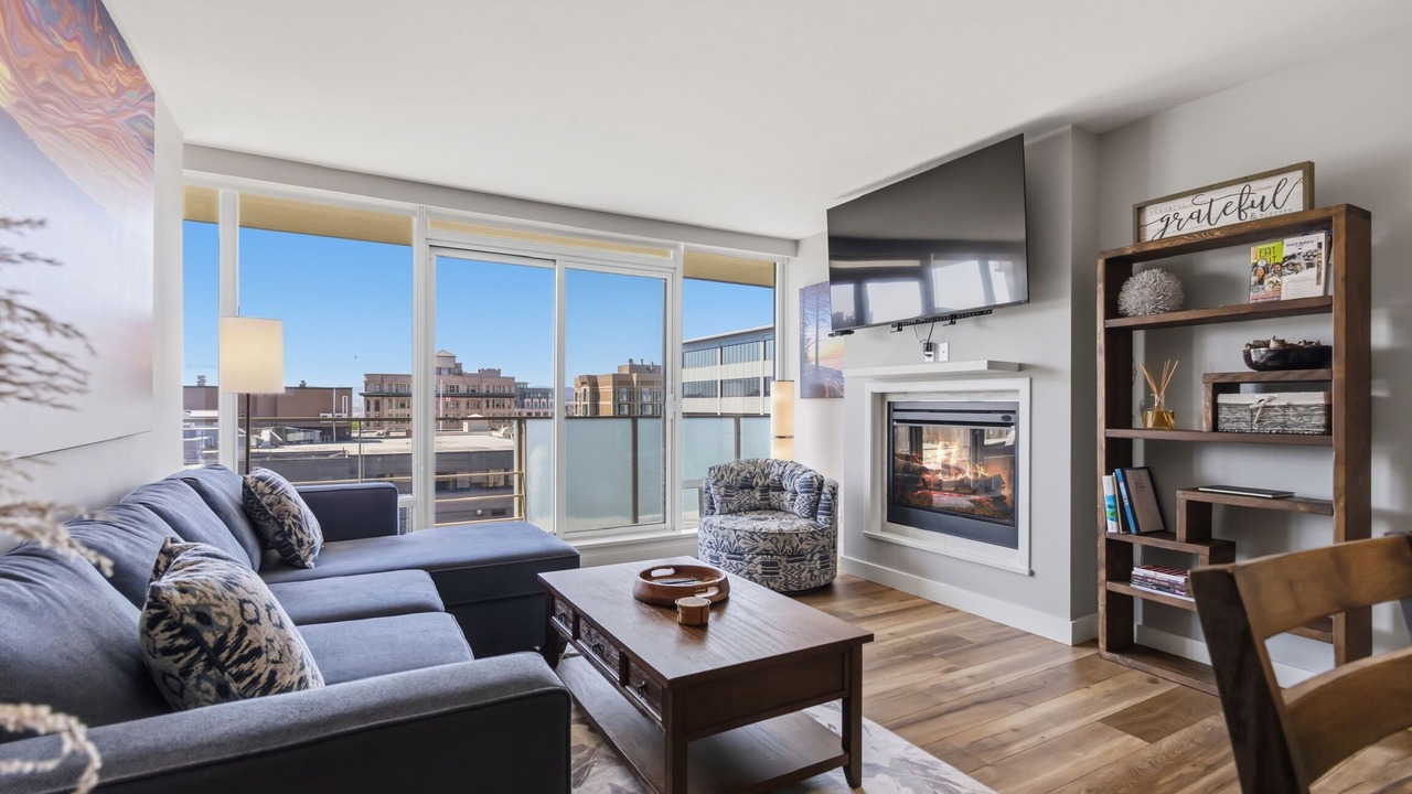 Photo of Livingroom in Downtown Victoria