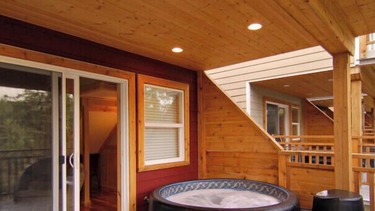 Photo of Patio Balcony in Ucluelet