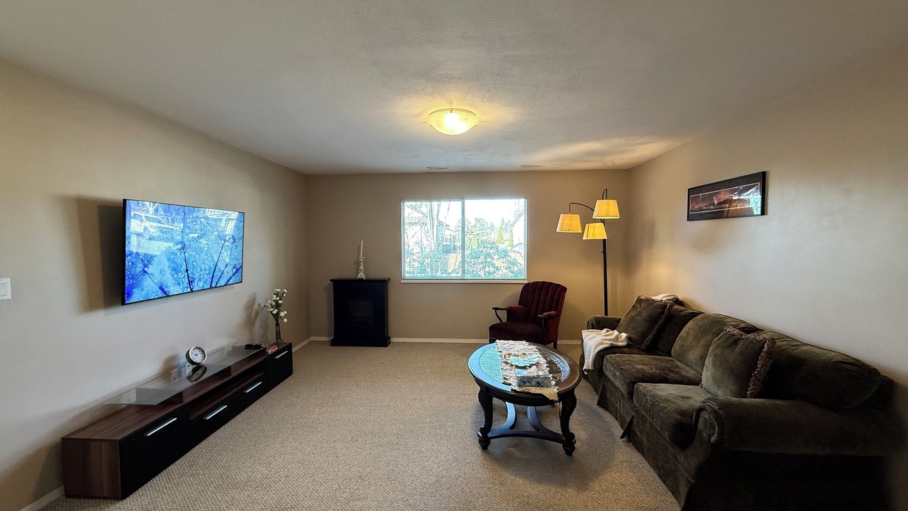 Photo of Livingroom in Walnut Grove