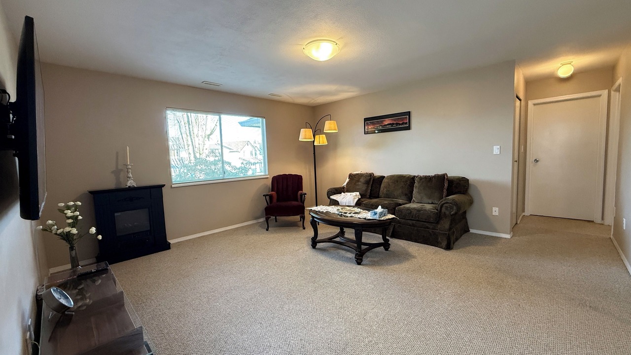 Photo of Livingroom in Walnut Grove