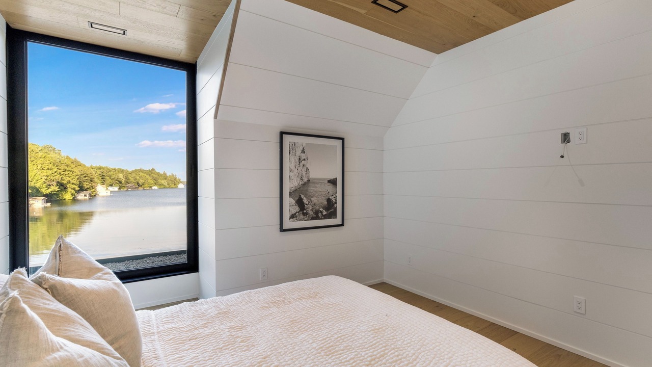 Photo of Bedroom in Muskoka Lakes