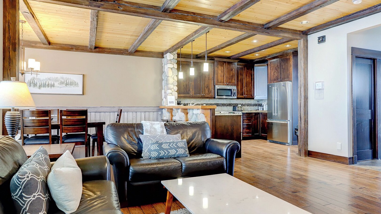 Photo of Livingroom in Silver Star Mountain