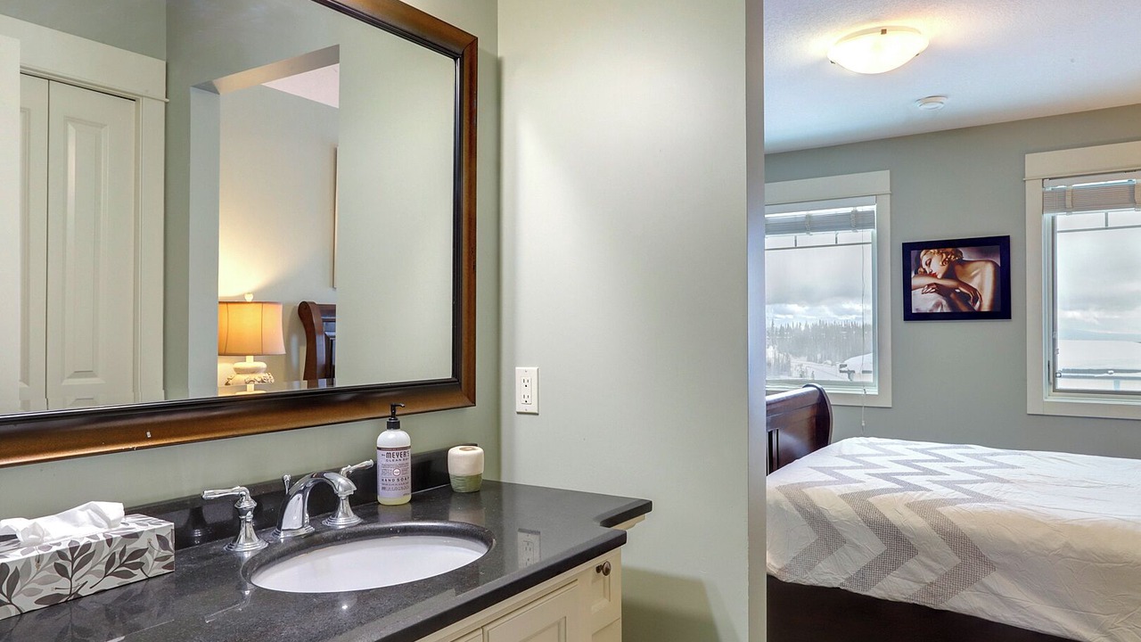 Photo of Bedroom in Silver Star Mountain